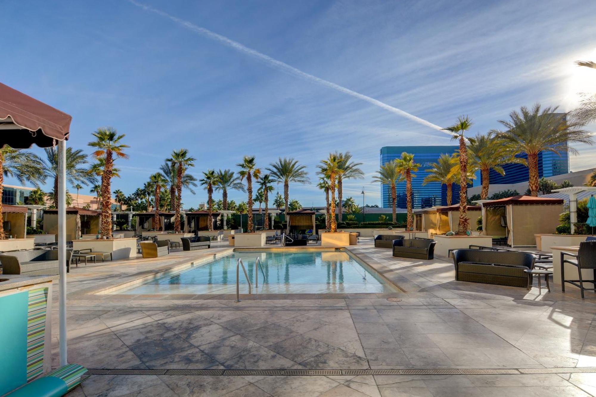 Aparthotel Solstice Studio At Mgm Signature Tower 3 Balcony Strip View F1 Track View